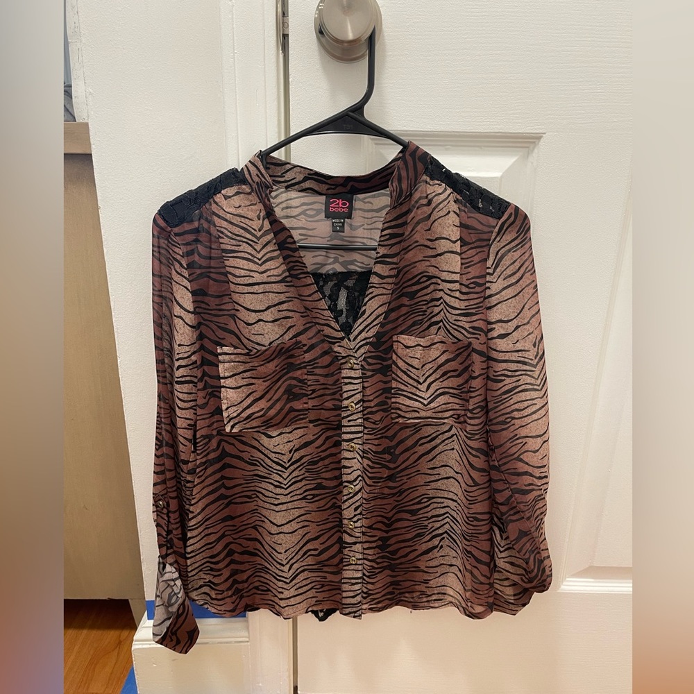 Size small 2B Bebe blouse